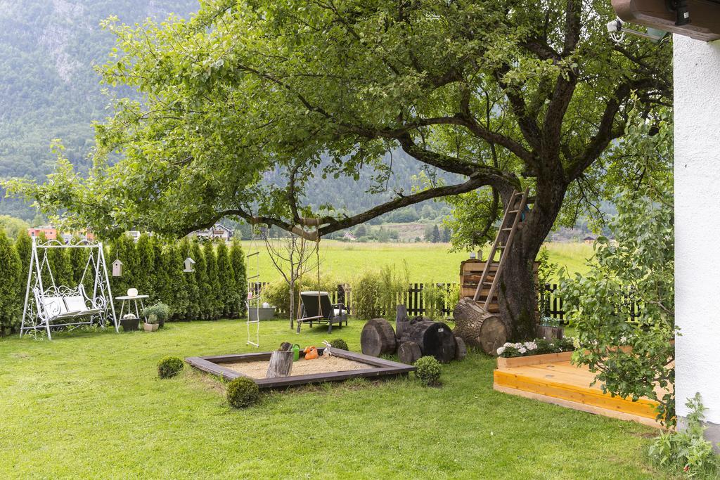 Forest Chalet, 15 Min To Salzburg Olt Town, And Most Beautiful Lakes, Secluded Location, 1,000 Sqm Garden, Mountainview, Panorama Sauna, Bath Whirlpool, Bbq&Bikes&Sunbeds For Free, Up To 10 P Golling an der Salzach Exterior photo
