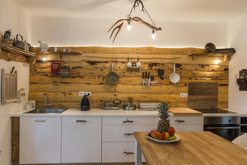 Forest Chalet, 15 Min To Salzburg Olt Town, And Most Beautiful Lakes, Secluded Location, 1,000 Sqm Garden, Mountainview, Panorama Sauna, Bath Whirlpool, Bbq&Bikes&Sunbeds For Free, Up To 10 P Golling an der Salzach Room photo