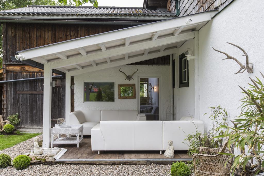 Forest Chalet, 15 Min To Salzburg Olt Town, And Most Beautiful Lakes, Secluded Location, 1,000 Sqm Garden, Mountainview, Panorama Sauna, Bath Whirlpool, Bbq&Bikes&Sunbeds For Free, Up To 10 P Golling an der Salzach Room photo